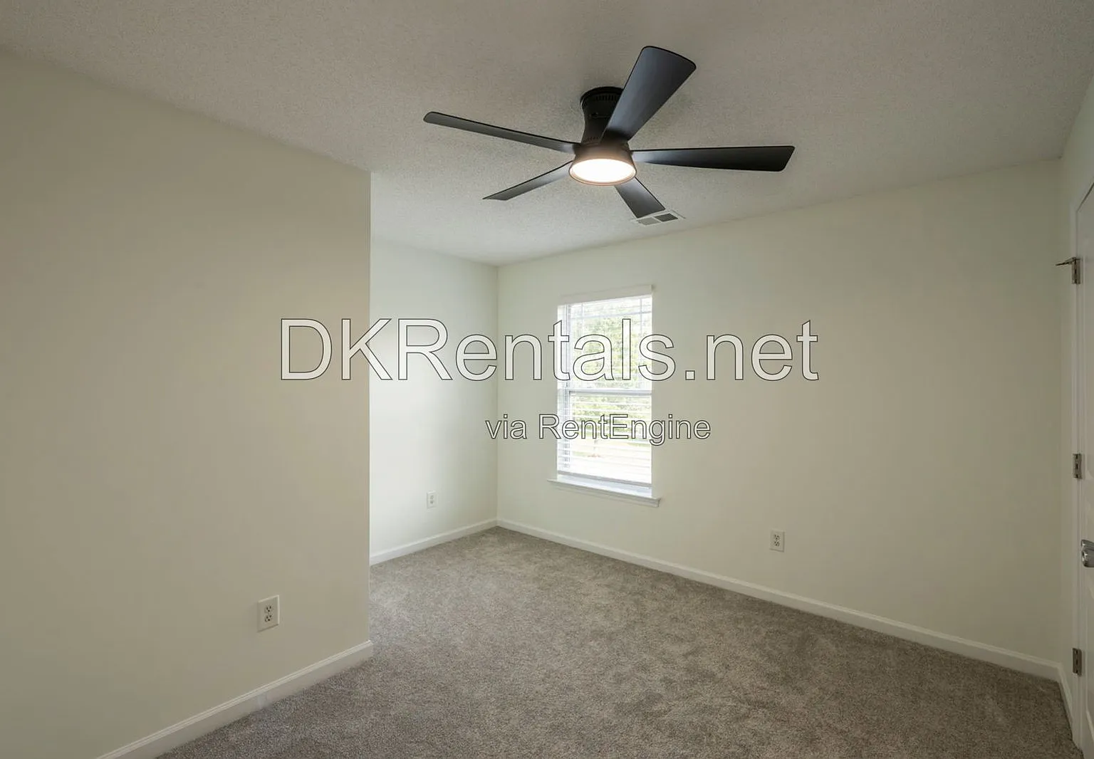 4 bed, 3.5 bath, 2680 sqft, $2,200 — Photo 3
