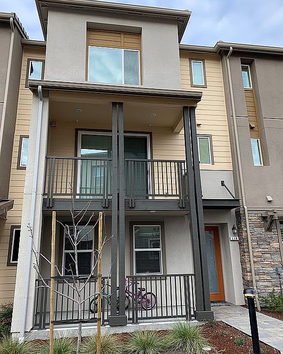 2nd image of 416 Desert Holly St