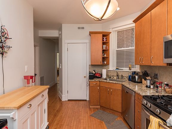 2nd image of 3817 N Lakewood Ave #2F