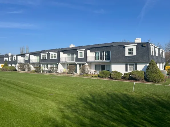 1115 Royal Street George Dr #208, Naperville, IL 60563