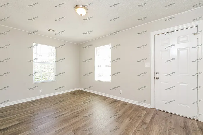 2 bed, 1.0 bath, 725 sqft, $1,020 — Photo 3