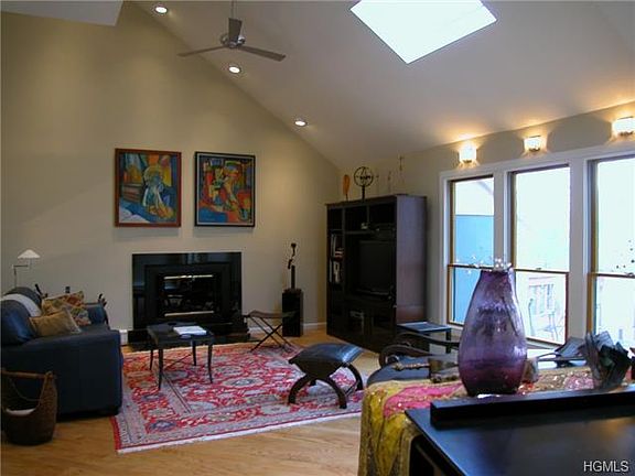 4th image of 33 Manor House Ln