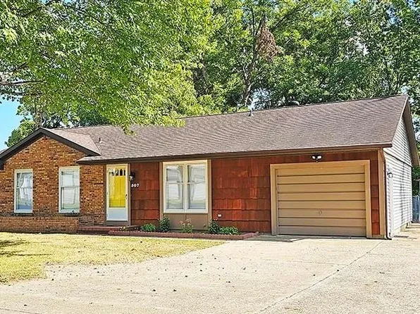 507 W 1st St, Mount Carmel, IL 62863