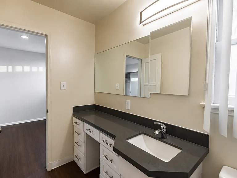 611 Levering Ave — Photo 13