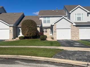 5320 Crosswind Dr, Richton Park, IL 60471