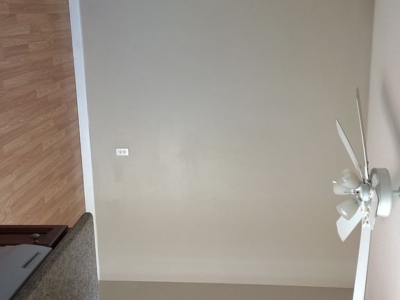 5th image of 9101 Newhall Dr APT 60