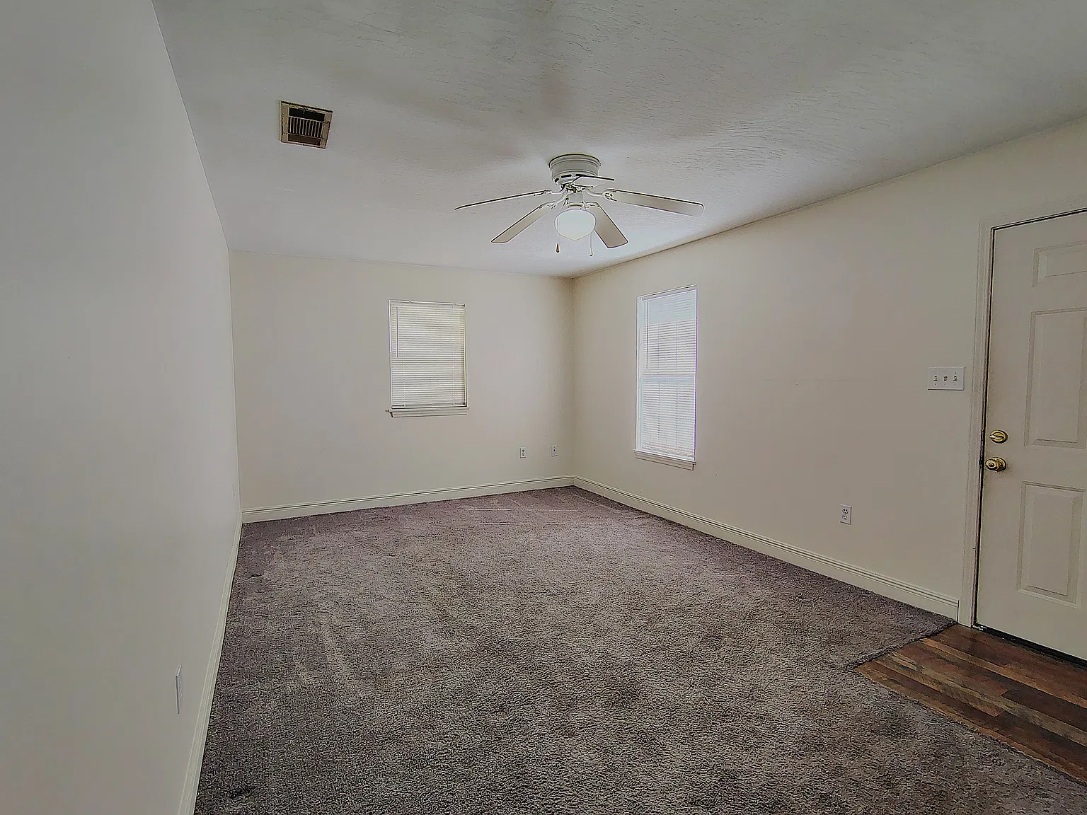 2 bed, 1250 sqft, $1,095 — Photo 2