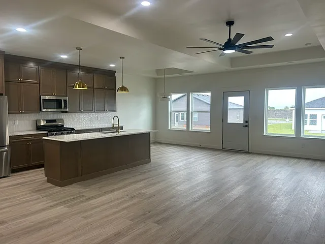 3 bed, 1500 sqft, $2,900 — Photo 2