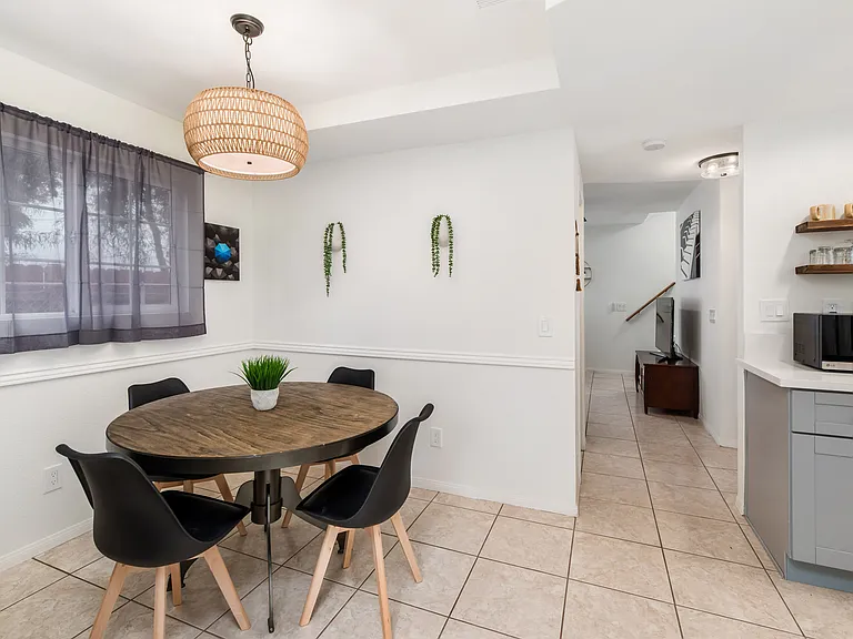 2971 Franklin Ave — Photo 11