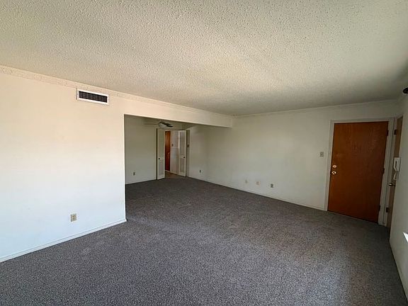 3rd image of 5819 Sandhurst Ln #C