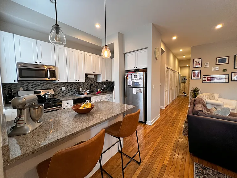 609 W Oakdale Ave #41 — Photo 1