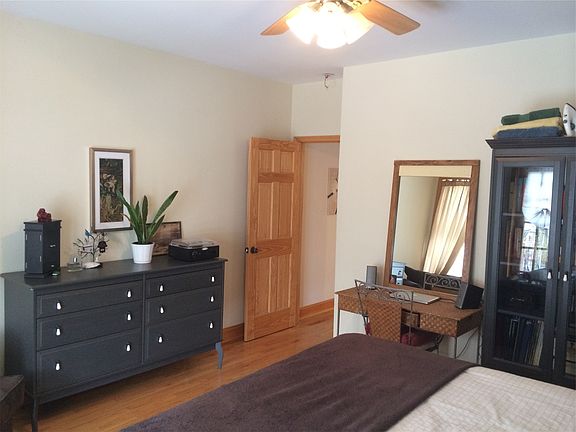 Master bedroom 220 sqft
