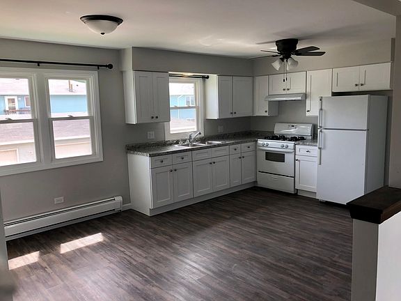 4th image of 178 Mohawk Dr APT 3