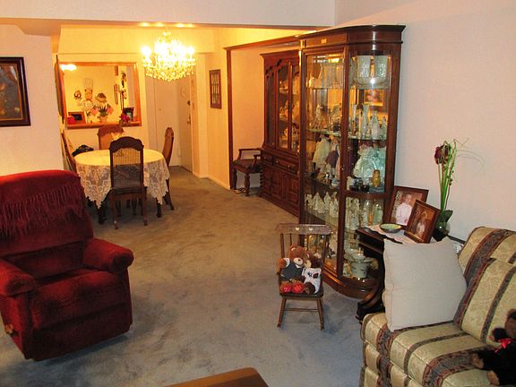 2nd image of 50 Fort Pl APT A1j