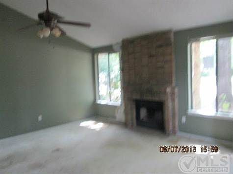 4th image of 557 Hunters Glen St