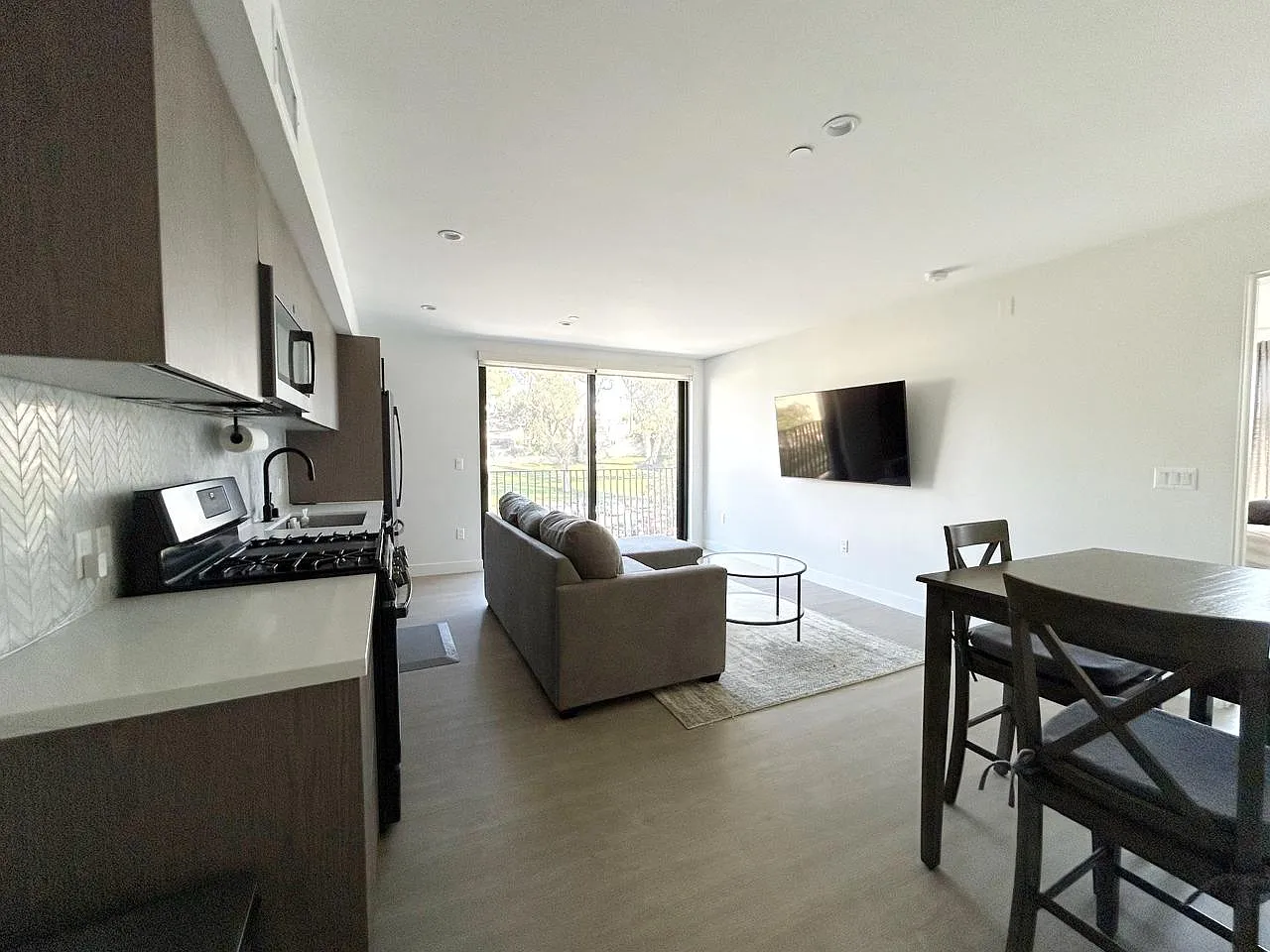 1 bed, 603 sqft, $3,500 — Photo 2