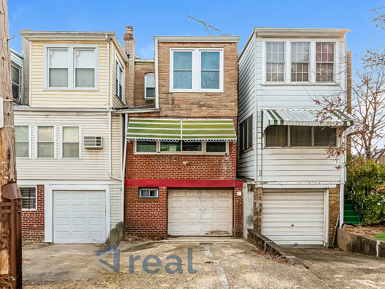 2302 E St NE — Photo 15