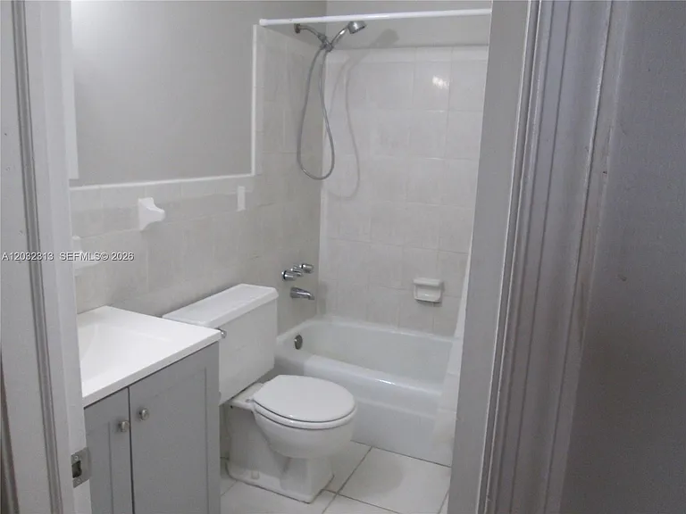 2250 NE 66th St #1521 — Photo 11