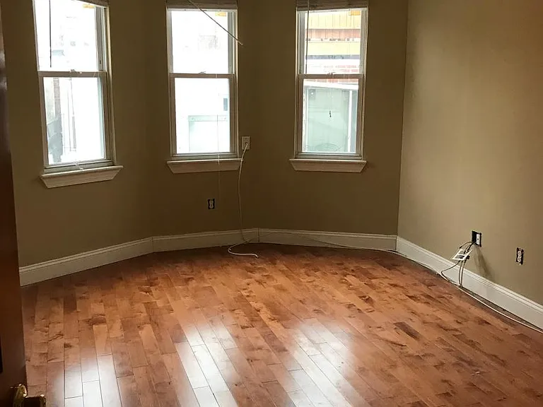 2028 Fairmount Ave #2R — Photo 9
