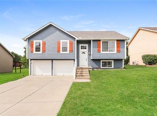 504 Cedar Ct, Leavenworth, KS 66048