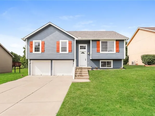 504 Cedar Ct, Leavenworth, KS 66048