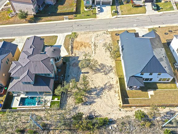 3rd image of 8470 Sierra Hermosa