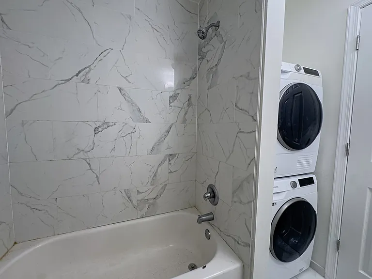 2113 Green St #3R — Photo 11
