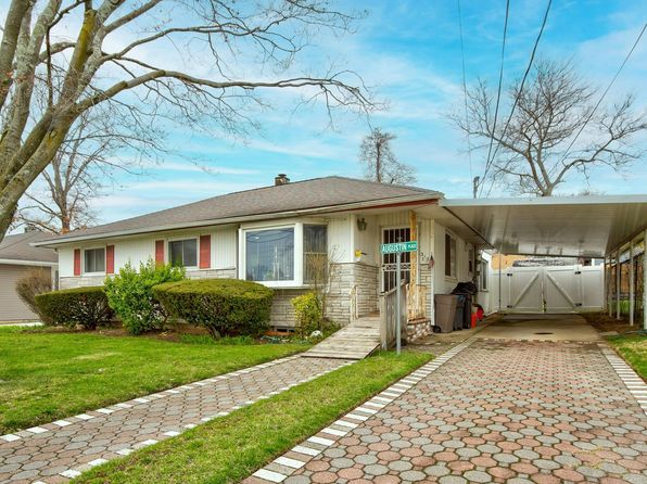 312 Coventry Road S, West Hempstead, NY 11552