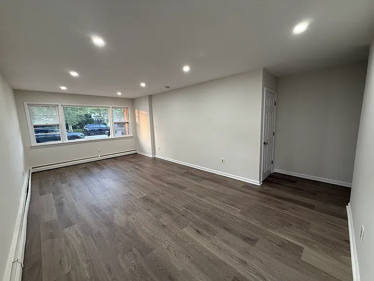 450 E Penn St #1 — Photo 31