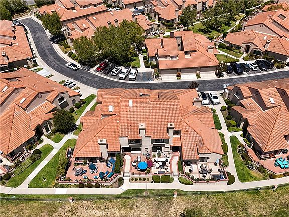 4th image of 334 Country Club Dr Unit C