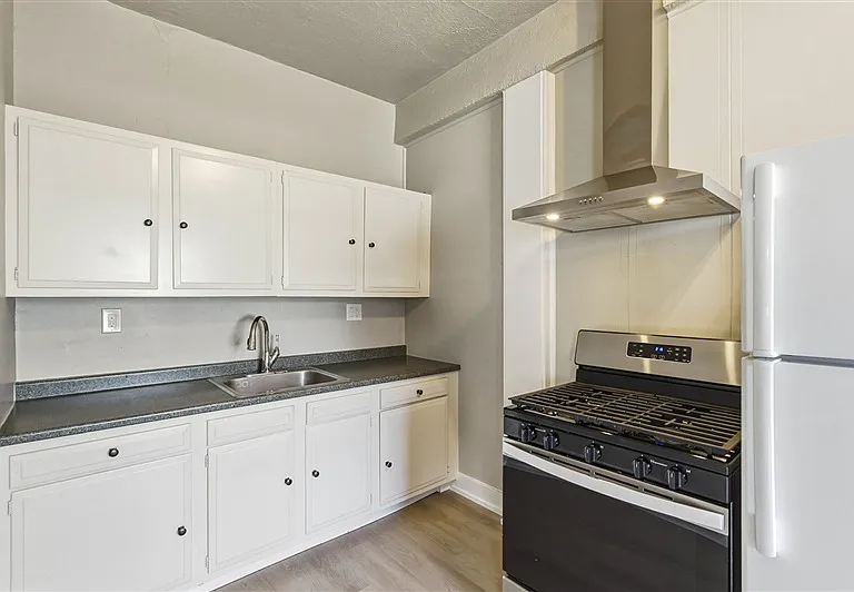 7101 California Ave SW — Photo 5