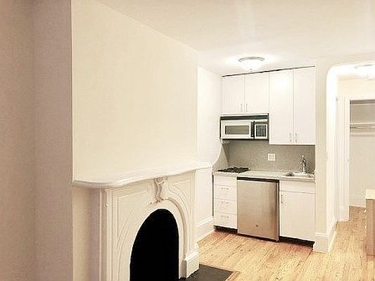 2nd image of 76 Charles St #E1