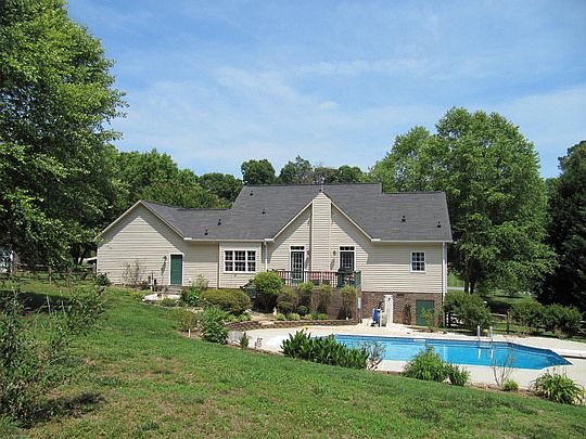 1st image of 131 Miss Ellie Ln