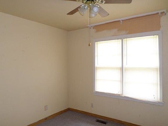 3rd image of 114 Miller Dr