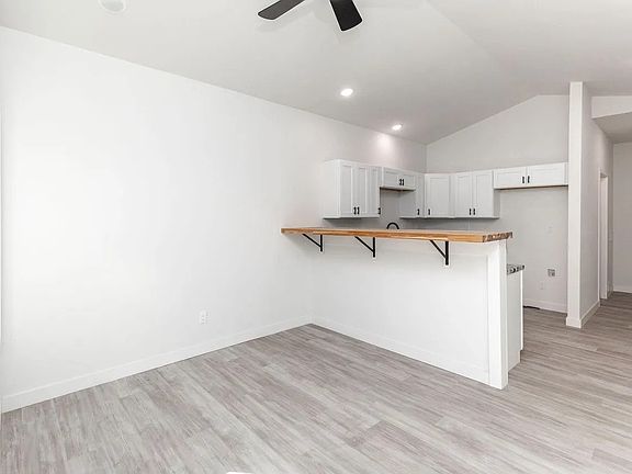 2nd image of 215 Sagers Ln