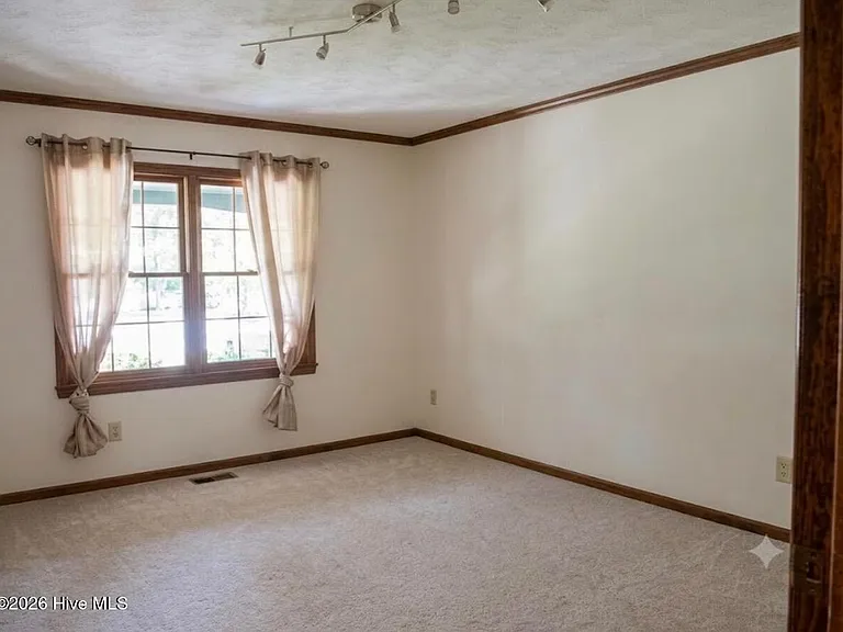 2705 One Iron St — Photo 16