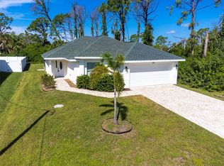 138 Hobo Rd, Rotonda West, FL 33947