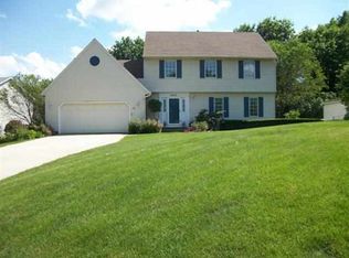 2435 Edgewild Dr, Davenport, IA 52807