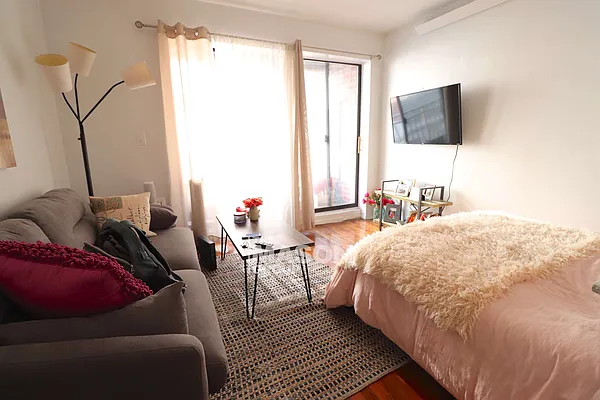 Rented by Mason Group LLC | media 2