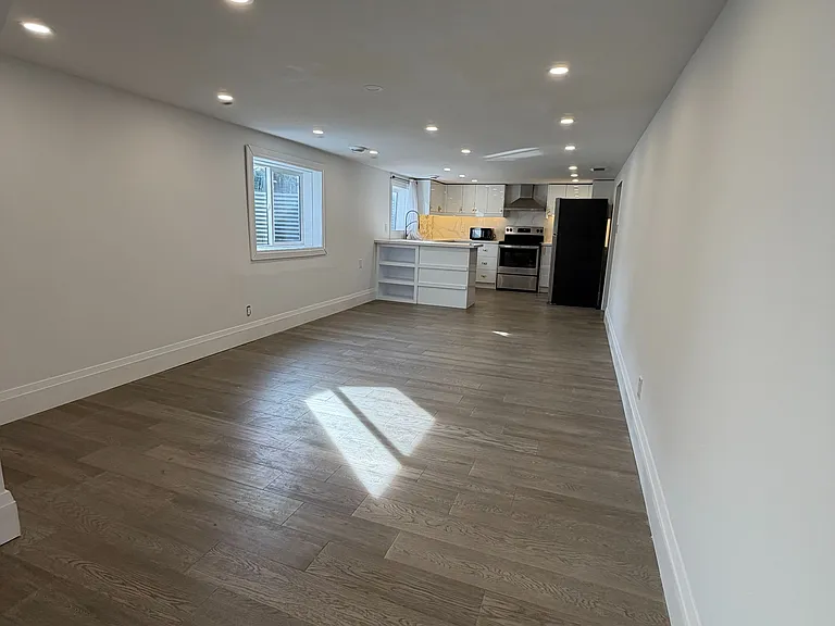 38 Child Dr N #BASEMENT — Photo 2