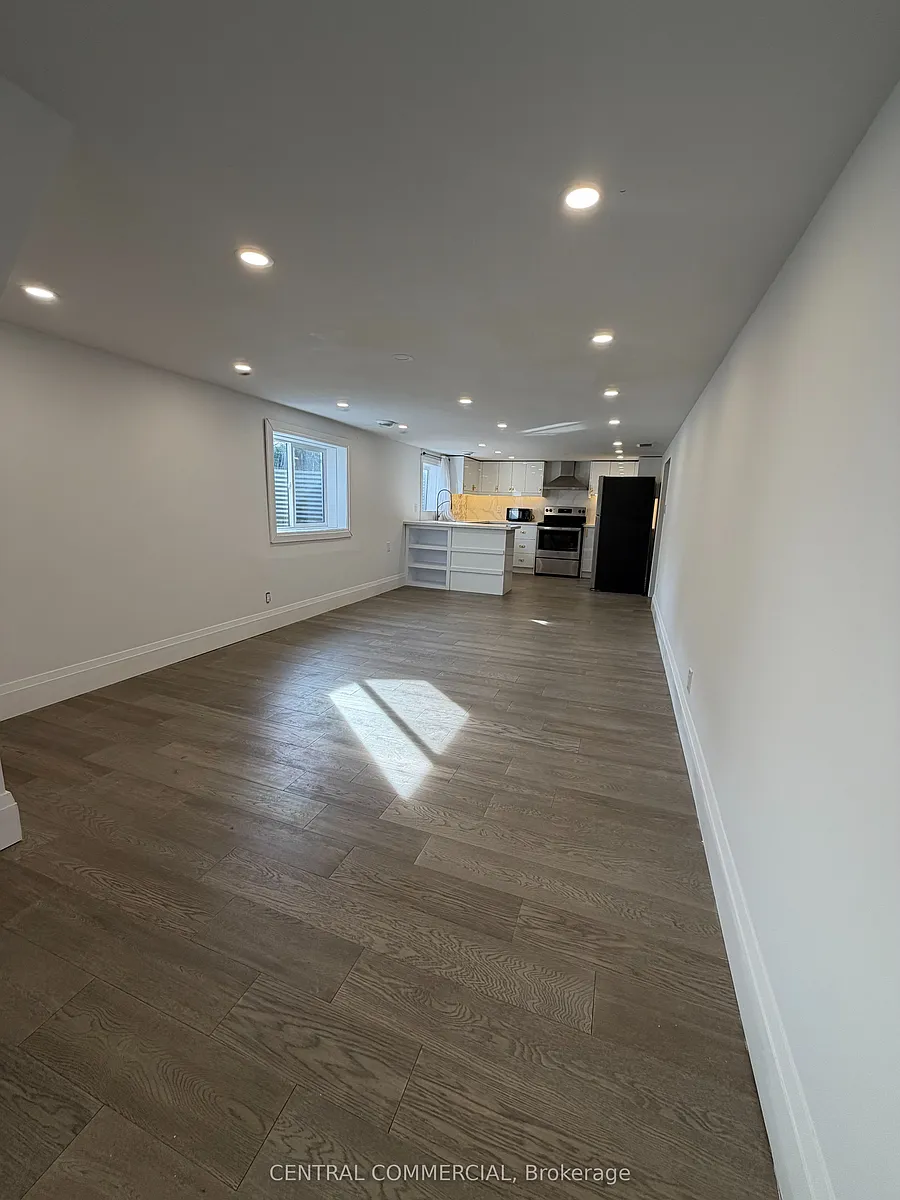 Building Photo - 38 Child Dr N #BASEMENT