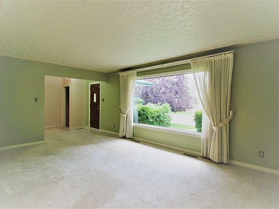 3rd image of 5208 95th Ave NW