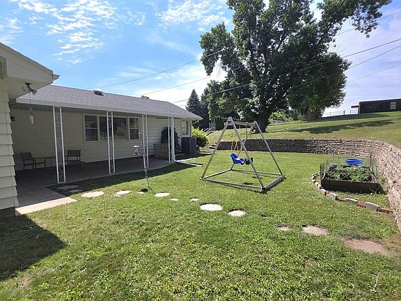 2nd image of 2633 S Olive St