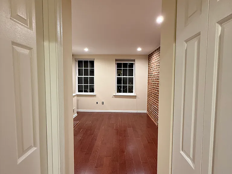 126 E Montgomery St — Photo 21
