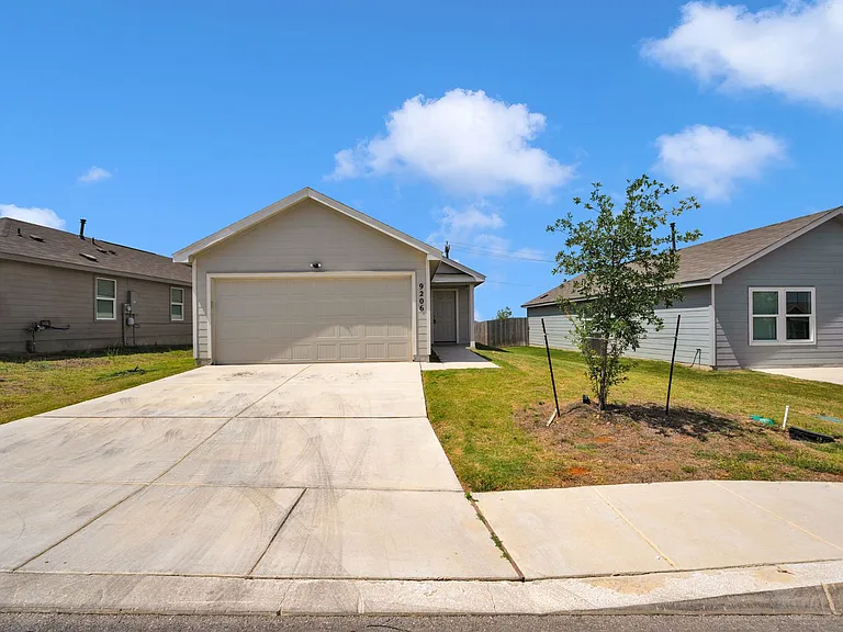 9206 Selene Pl — Photo 2