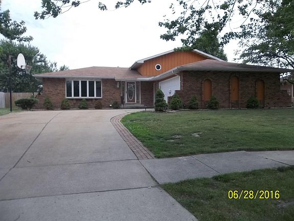2nd image of 1341 W 74th Pl