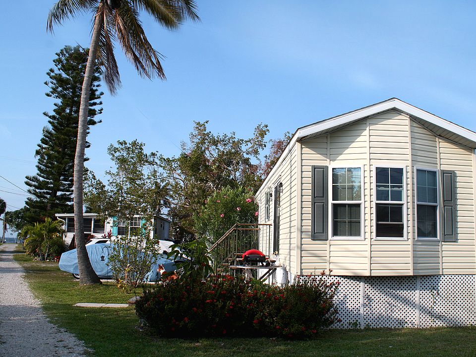 1st image of 8395 Main St Unit 4