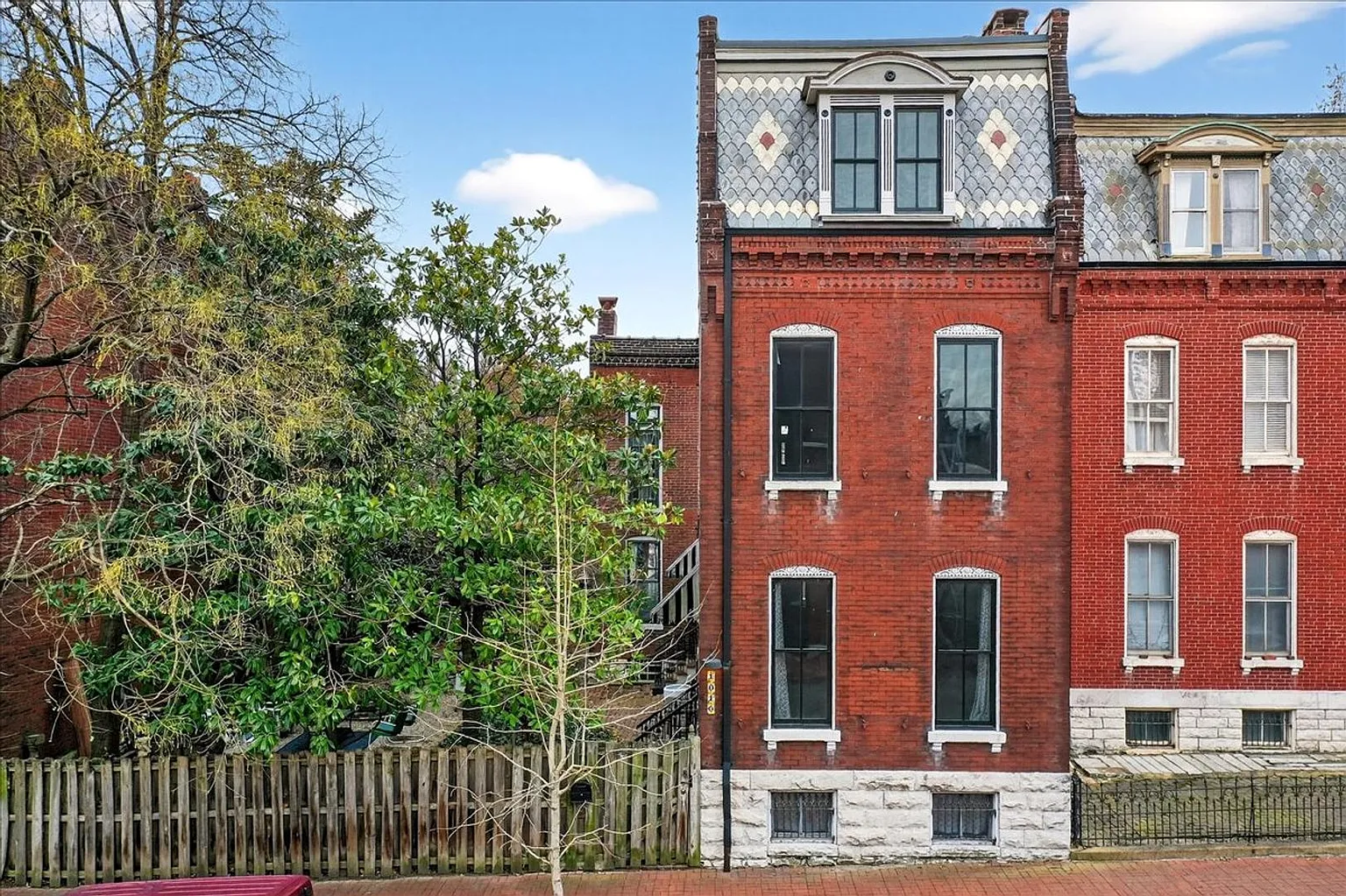 1010 Allen Ave #2F photo 1