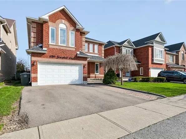 6769 Gracefield Dr, Mississauga, ON L5N 6T5