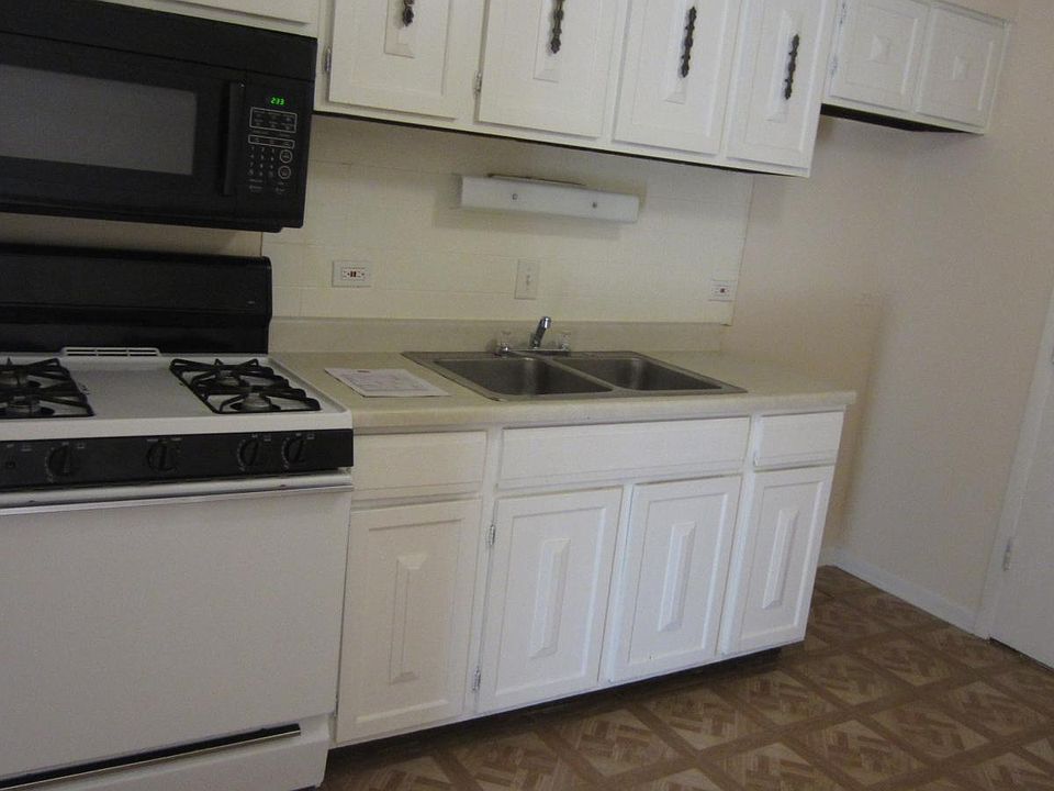 2nd image of 10008 Holly Ln APT 2N